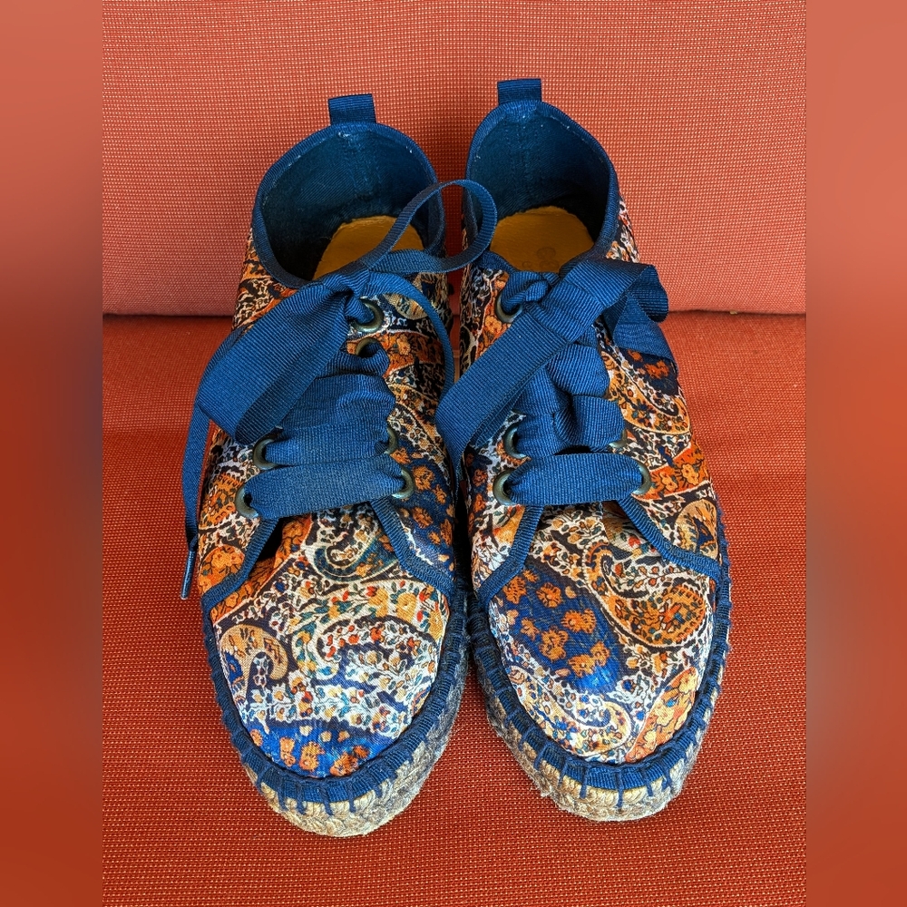 Camila's Espadrilles Spain Floral Print Canvas Round Toe Lace Ups Size 39 or 8.5